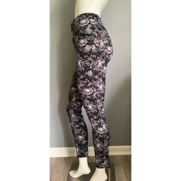 UO BDG : blacked out floral print jeans - Picture 1 of 11